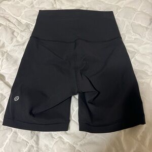 Lululemon High Rise Short 6”